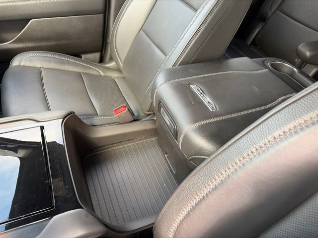 Used 2025 GMC Yukon Denali AWD/4WD image 26