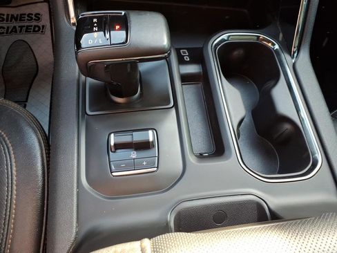 Used 2024 GMC Sierra 1500 AT4 w/ Technology Package AWD/4WD image 15