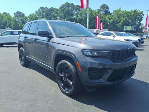 Used 2023 Jeep Grand Cherokee Altitude AWD/4WD image 1