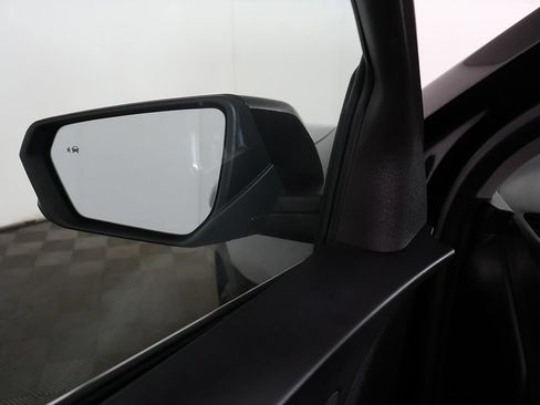 Used 2019 Chevrolet Equinox LT w/ LPO, Cargo Package FWD image 33