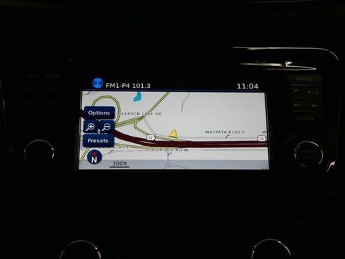 Used 2017 Nissan Rogue SV w/ SV Premium Package image 18