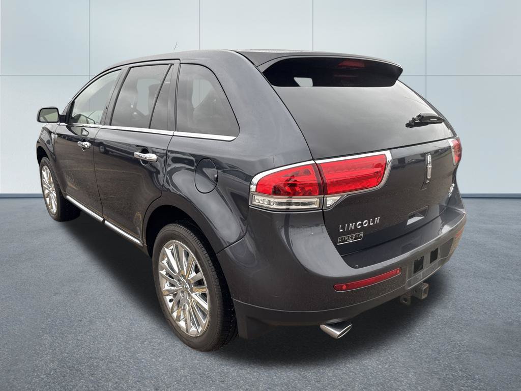 Used 2013 Lincoln MKX AWD image 2
