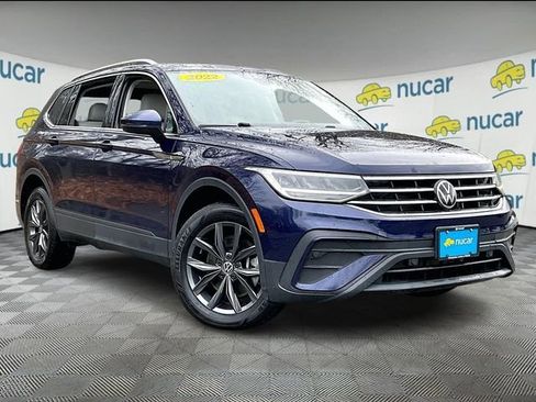 Used 2022 Volkswagen Tiguan SE image 1