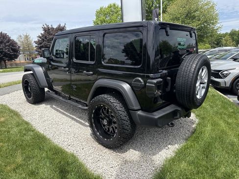 Used 2022 Jeep Wrangler Unlimited Sport w/ Sun And Sound Package AWD/4WD image 3