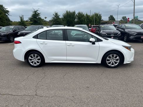 Used 2024 Toyota Corolla LE FWD image 8