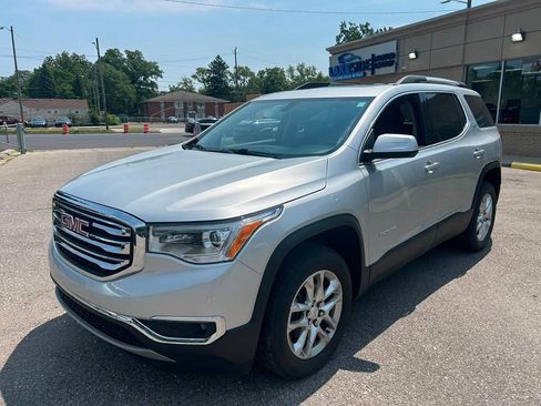 Used 2019 GMC Acadia SLT FWD image 1