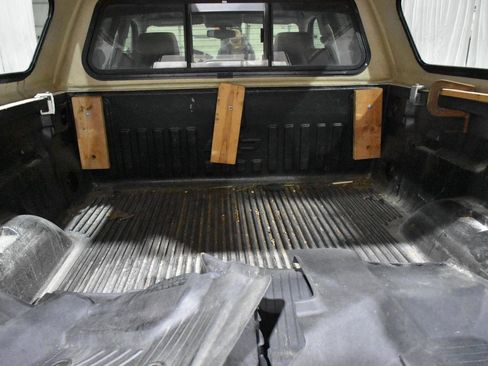 Used 2018 Chevrolet Silverado 1500 LT w/ All Star Edition image 37