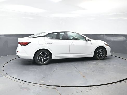 Used 2024 Nissan Sentra SV FWD image 3