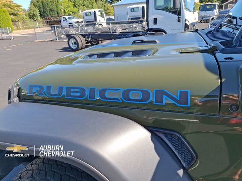 Used 2024 Jeep Wrangler Unlimited Rubicon 4xe AWD/4WD image 24
