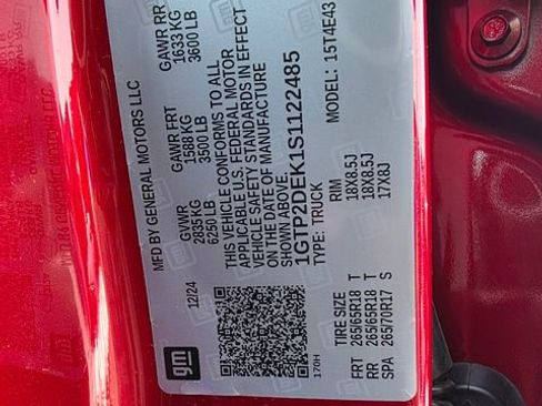 Used 2025 GMC Canyon AT4 w/ Technology Plus Package image 28