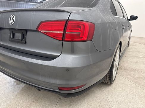 Used 2017 Volkswagen Jetta GLI FWD image 19
