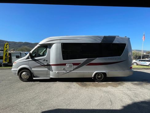 Used 2013 Mercedes-Benz Sprinter 3500 image 8