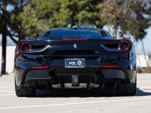 Used 2017 Ferrari 488 GTB image 10
