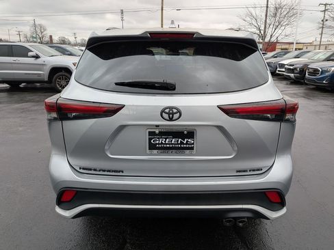 Used 2024 Toyota Highlander XSE image 6