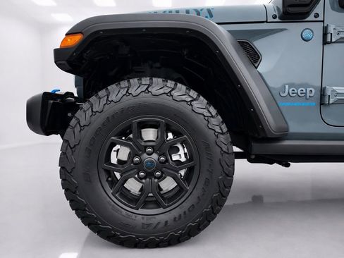 Used 2024 Jeep Wrangler Unlimited AWD/4WD image 6