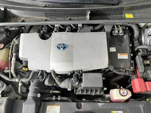 Used 2017 Toyota Prius Three w/ Carpet Mat Package FWD image 31