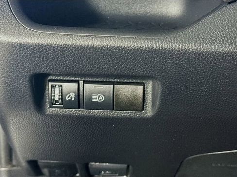 Certified 2019 Toyota RAV4 XLE AWD/4WD image 10