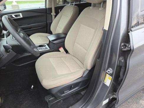 Used 2023 Ford Explorer image 14
