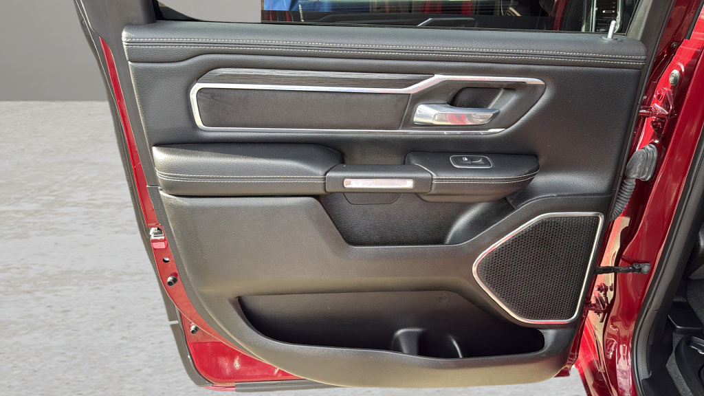 Used 2023 RAM 1500 Laramie AWD/4WD image 15