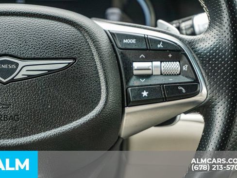 Used 2025 Genesis G70 2.5T RWD image 30