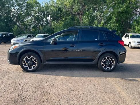 Used 2017 Subaru Crosstrek 2.0i Premium AWD/4WD image 2