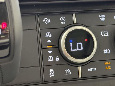 New 2026 Land Rover Defender 110 S image 19