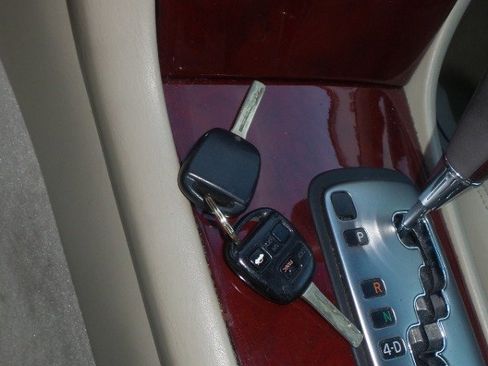 Used 2004 Lexus ES 330 image 12