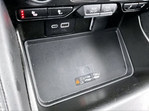 Used 2024 Chevrolet Suburban LT image 28