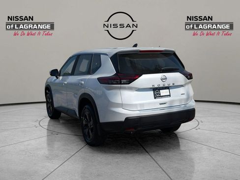 New 2026 Nissan Rogue SV AWD/4WD image 7