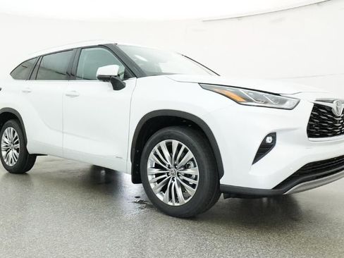 New 2026 Toyota Highlander Platinum AWD/4WD image 29