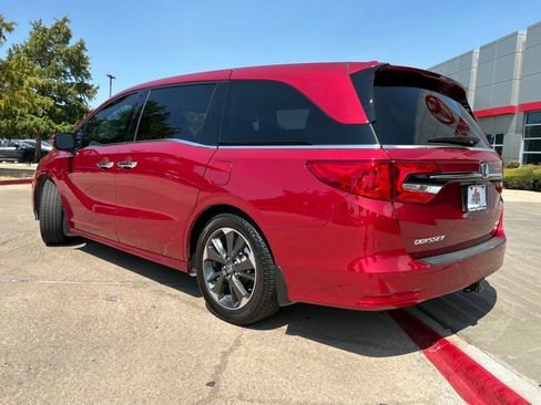 Used 2023 Honda Odyssey Elite image 8