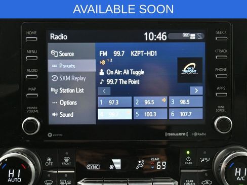 Used 2022 Toyota Highlander XLE AWD/4WD image 20