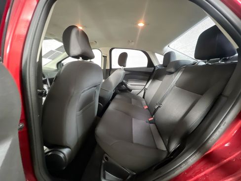 Used 2015 Ford Focus SE FWD image 29