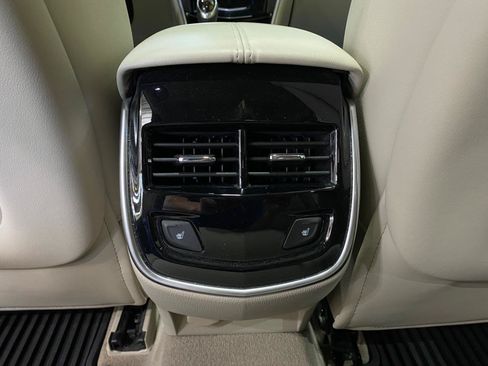 Used 2014 Cadillac XTS Luxury FWD image 21