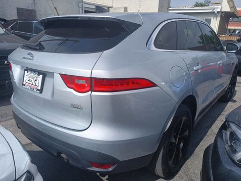 Used 2020 Jaguar F-PACE Premium image 2
