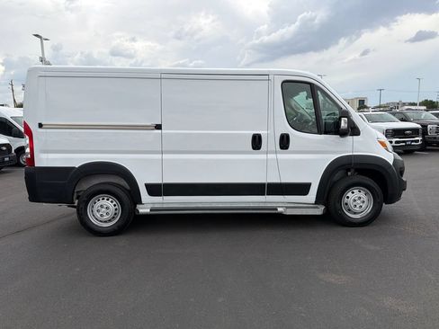Used 2025 RAM ProMaster 2500 w/ U-Haul Equipment Group FWD image 2