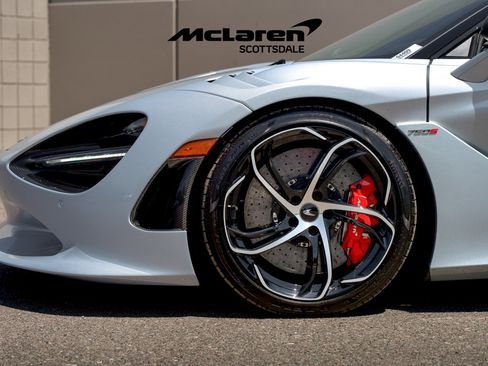 Used 2024 McLaren 750S Spider image 10