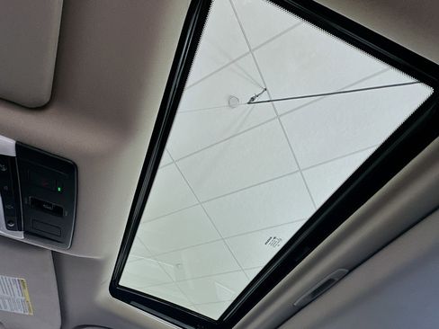 Used 2023 Nissan Altima 2.5 SV w/ SV Premium Package image 24