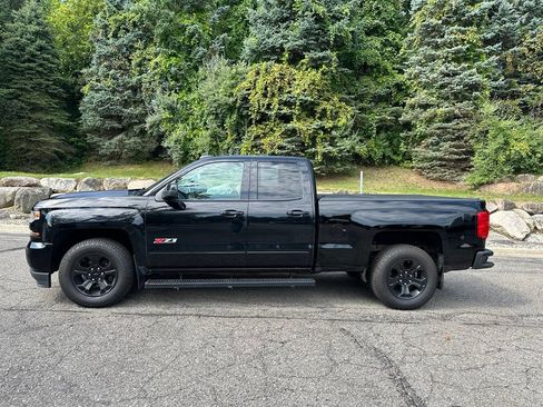 Used 2017 Chevrolet Silverado 1500 LT w/ Midnight Edition AWD/4WD image 2