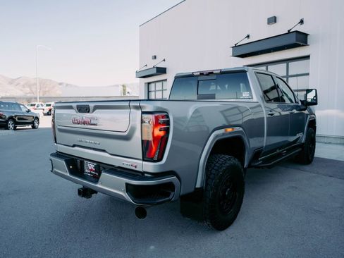 Used 2024 GMC Sierra 3500 AT4 w/ Technology Package AWD/4WD image 7