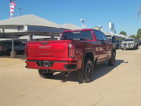 Used 2024 GMC Sierra 2500 AT4 w/ AT4 Preferred Package AWD/4WD image 8