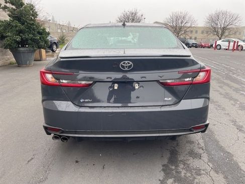 Used 2025 Toyota Camry SE image 5