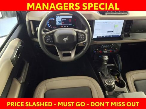 Used 2023 Ford Bronco Wildtrak image 12