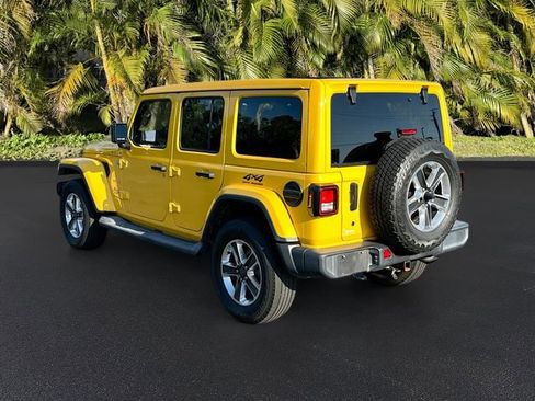 Used 2019 Jeep Wrangler Unlimited Sahara AWD/4WD image 7