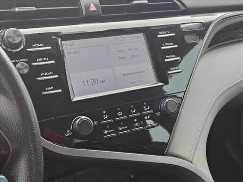 Used 2019 Toyota Camry LE image 14