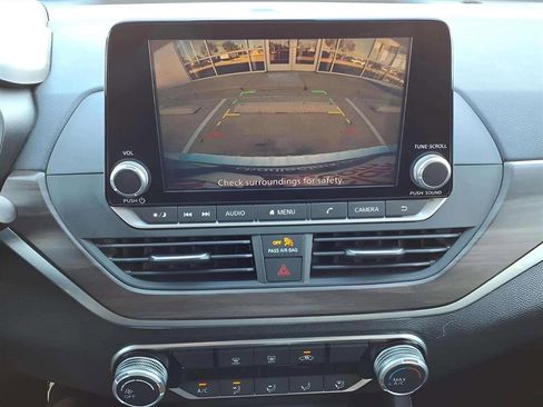 Used 2023 Nissan Altima 2.5 SV image 15