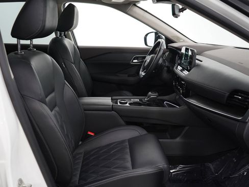 Used 2022 Nissan Rogue Platinum w/ Head-Up Display Package image 12