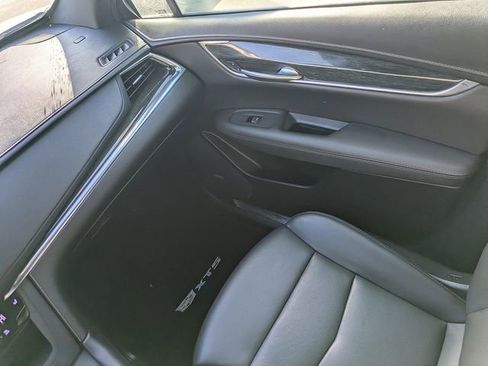 Used 2022 Cadillac XT5 Premium Luxury image 17