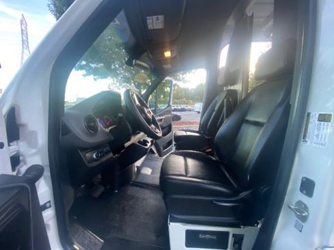 Used 2022 Mercedes-Benz Sprinter 2500 image 17