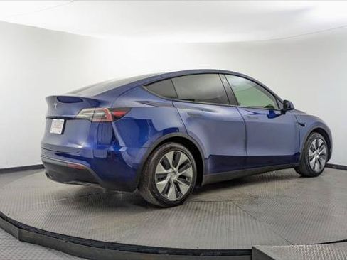 Used 2021 Tesla Model Y 2WD image 7